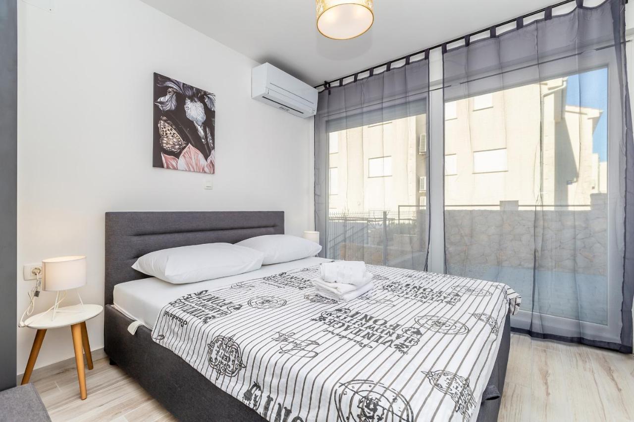 Apartments Solis Lacus Penthouse ニヴィーチェ エクステリア 写真