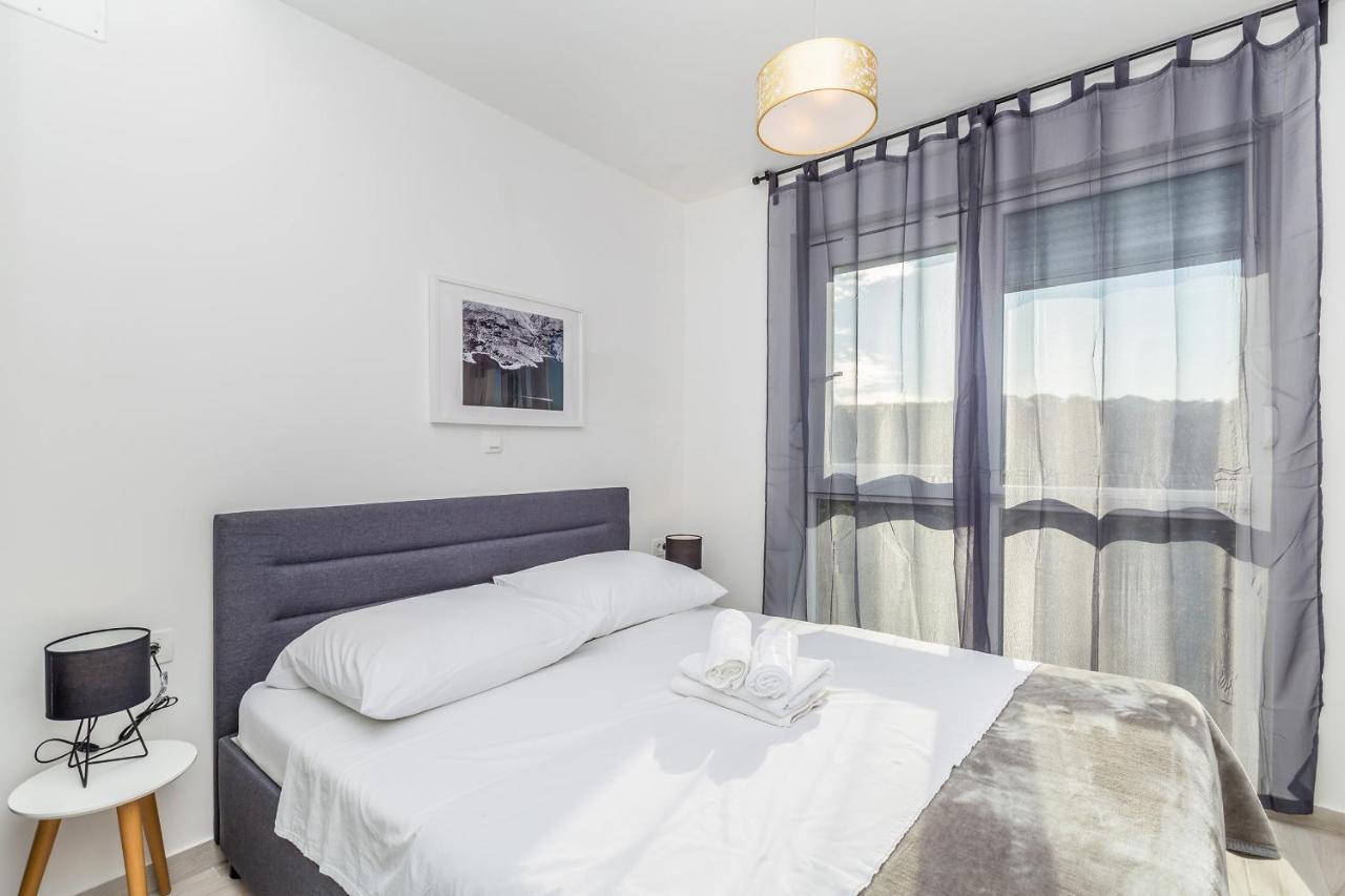 Apartments Solis Lacus Penthouse ニヴィーチェ エクステリア 写真