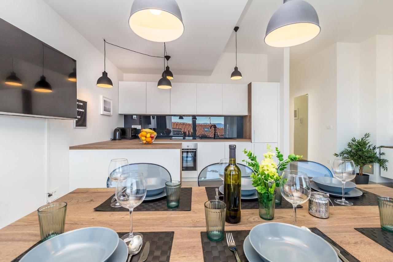 Apartments Solis Lacus Penthouse ニヴィーチェ エクステリア 写真