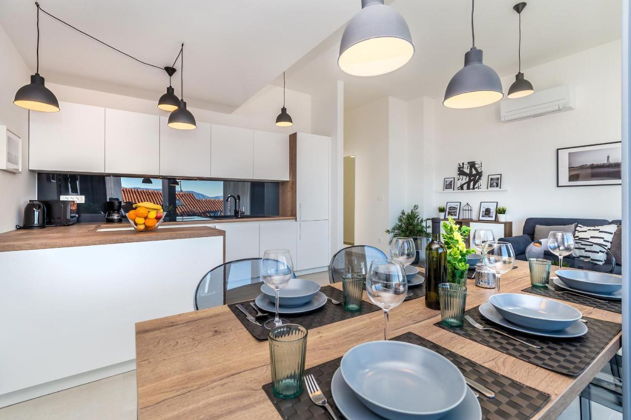 Apartments Solis Lacus Penthouse ニヴィーチェ エクステリア 写真
