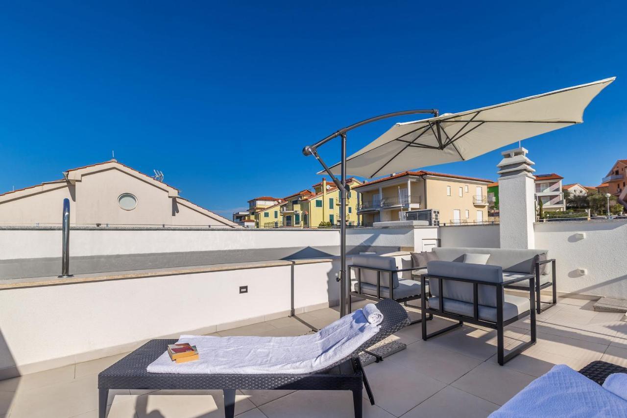 Apartments Solis Lacus Penthouse ニヴィーチェ エクステリア 写真