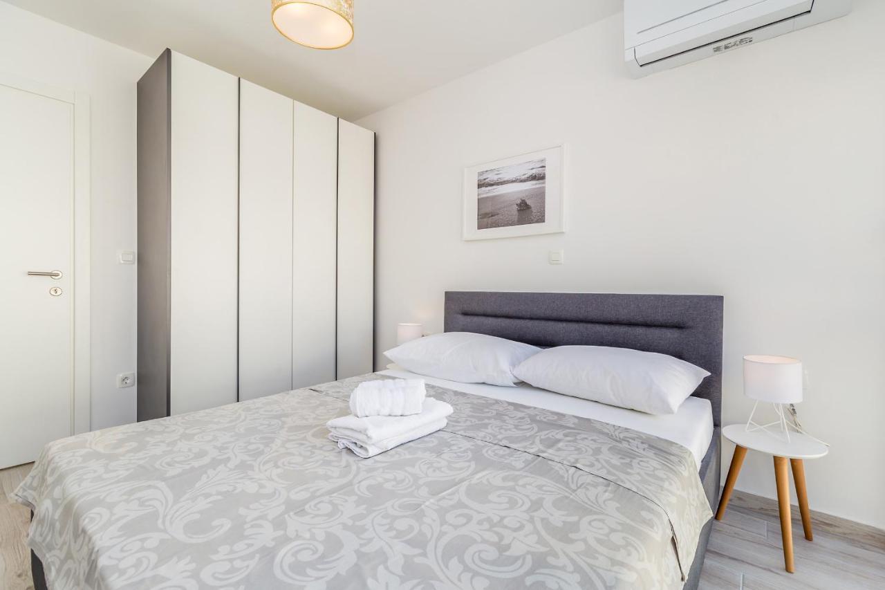 Apartments Solis Lacus Penthouse ニヴィーチェ エクステリア 写真