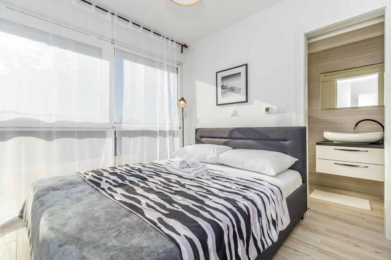 Apartments Solis Lacus Penthouse ニヴィーチェ エクステリア 写真