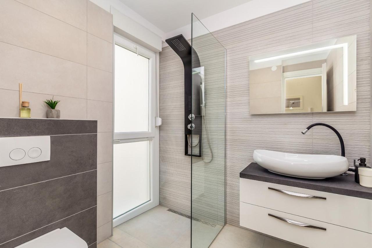 Apartments Solis Lacus Penthouse ニヴィーチェ エクステリア 写真