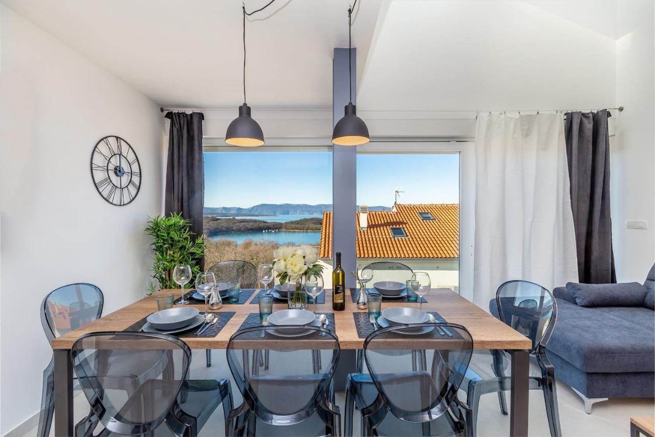 Apartments Solis Lacus Penthouse ニヴィーチェ エクステリア 写真